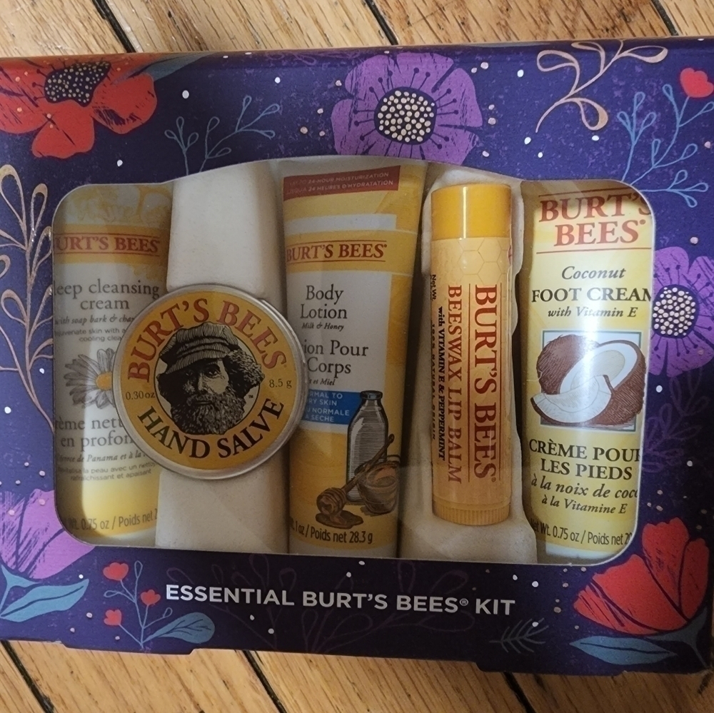 burt’s Bees Tips and Toes Kit